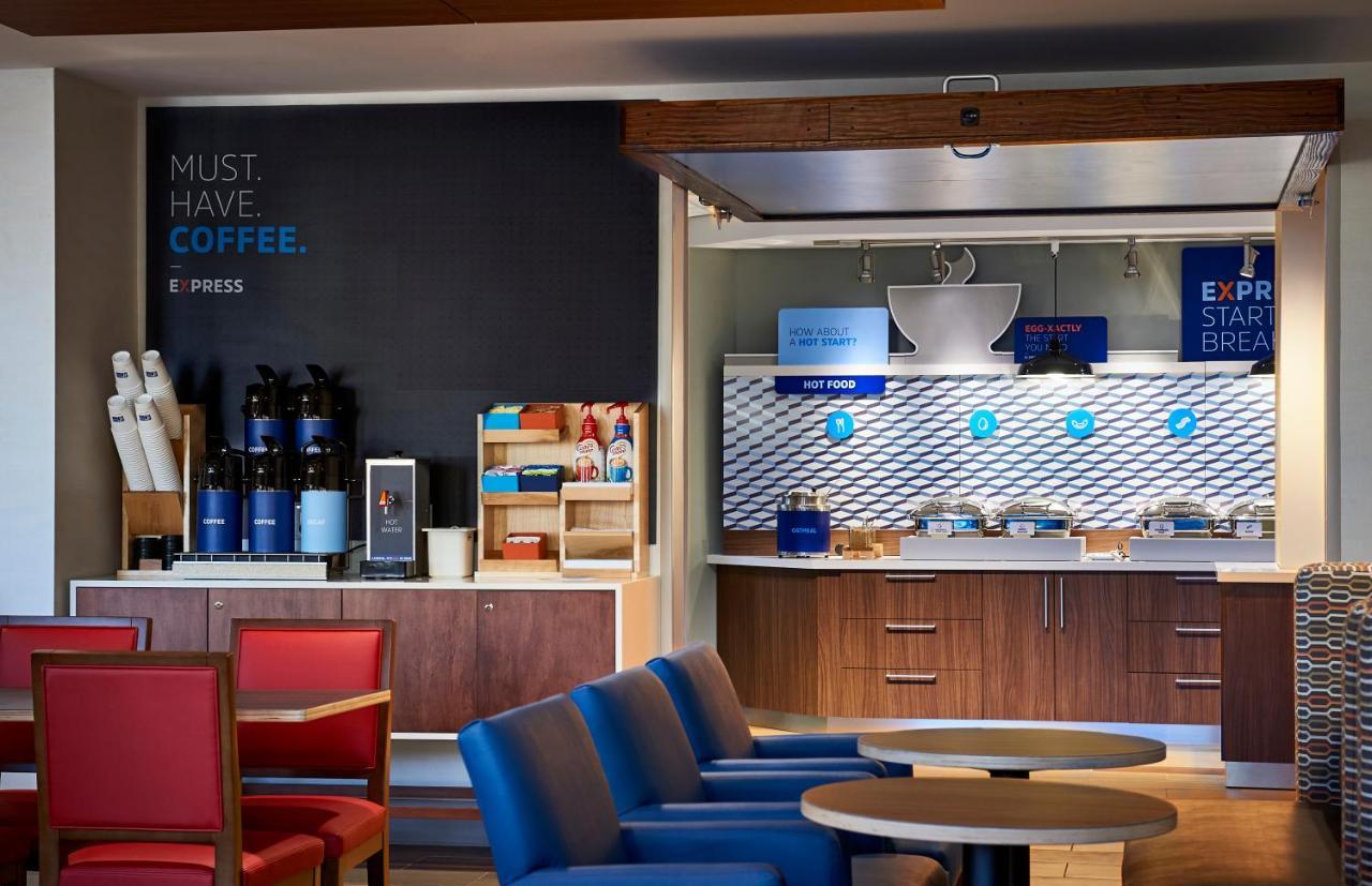Holiday Inn Express & Suites - Canton By Ihg 外观 照片