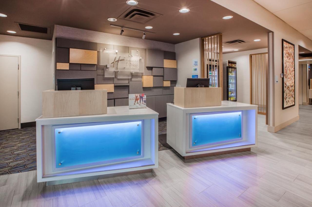 Holiday Inn Express & Suites - Canton By Ihg 外观 照片