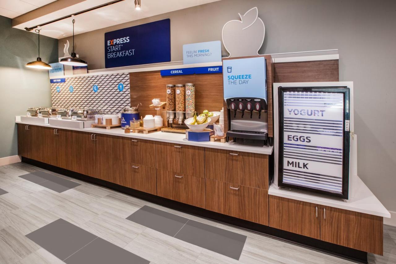 Holiday Inn Express & Suites - Canton By Ihg 外观 照片